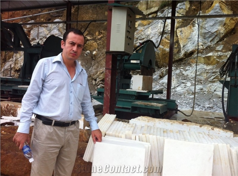 Pure White Vietnam Marble Quarry