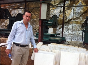 Pure White Vietnam Marble Quarry