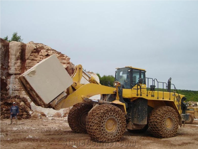 Dionysos Vratza Limestone - Vratza Beige Quarry