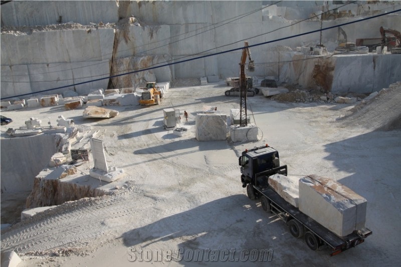 Bianco Carrara Campanili Marble Quarry