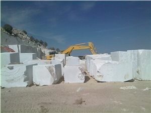 Crema Nova  - Crema Nuova Quarry