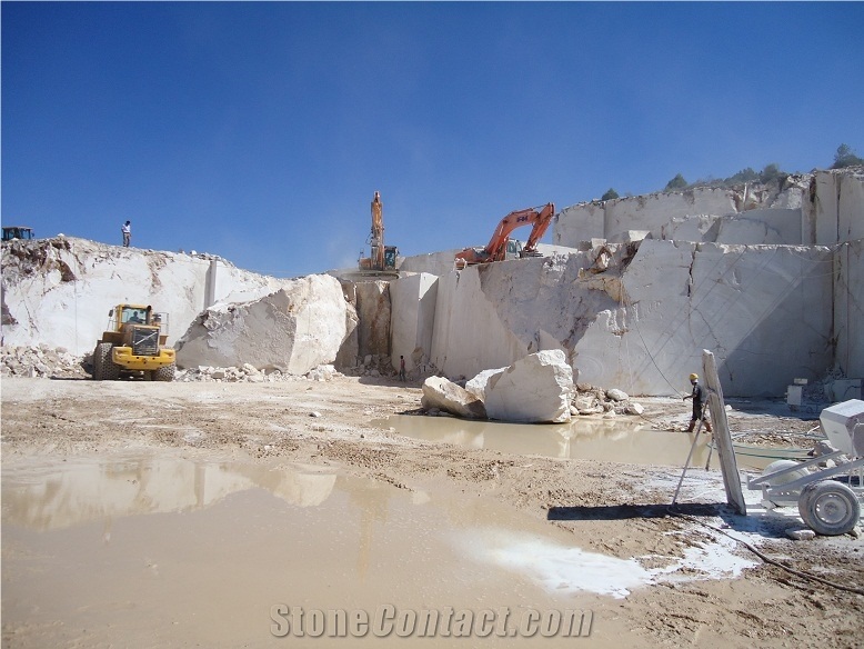 Burdur Beige Marble Quarry