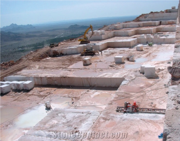 Ibri Beige Marble Quarry