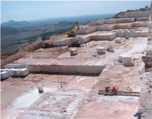Ibri Beige Marble Quarry