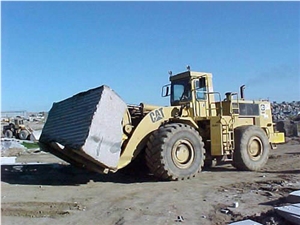 GRIS QUINTANA DARK FINE GRANITE QUARRY