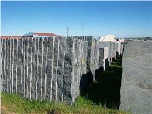 NEGRO OCHAVO SPECIAL GRANITE QUARRY