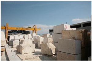 Isparta Sakrikaraagac Beige Quarry