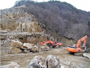 Pietra Piasentina Quarry