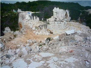 Crema Perlato Rosso Malaka Quarry