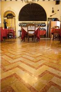 Giallo Reale