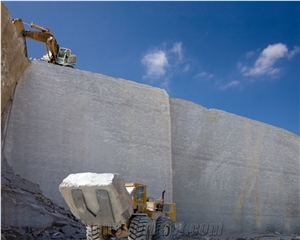 Moon Grey Limestone (San Vicente) Quarry