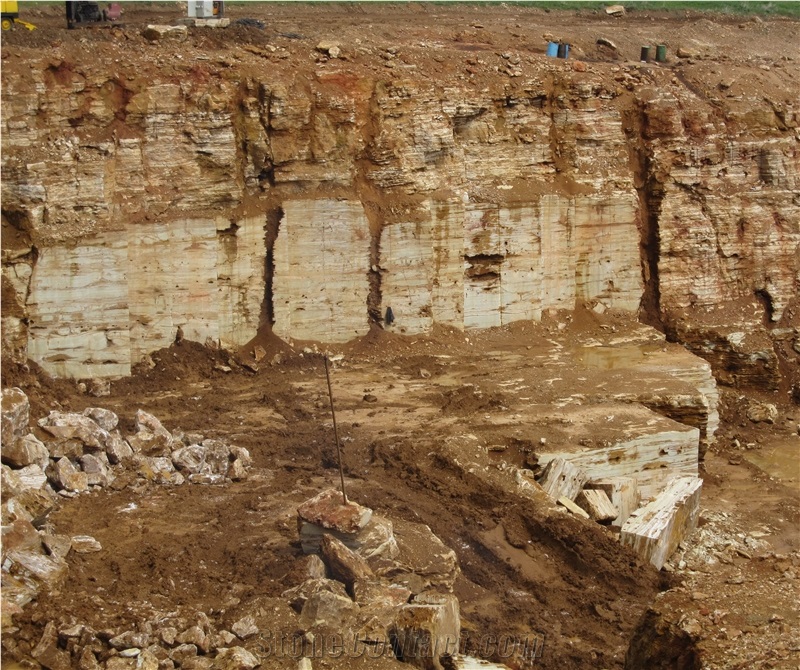 RH White Onyx Quarry