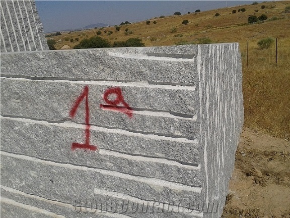 AZUL ANOCHECER GRANITE QUARRY