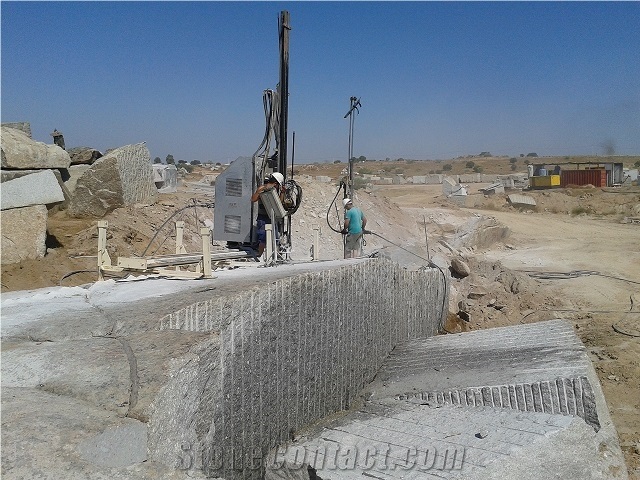 AMARILLO CAMPANARIO GRANITE QUARRY