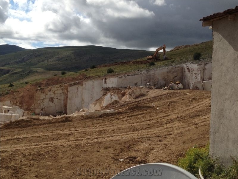 Bayburt Light Travertine Quarry