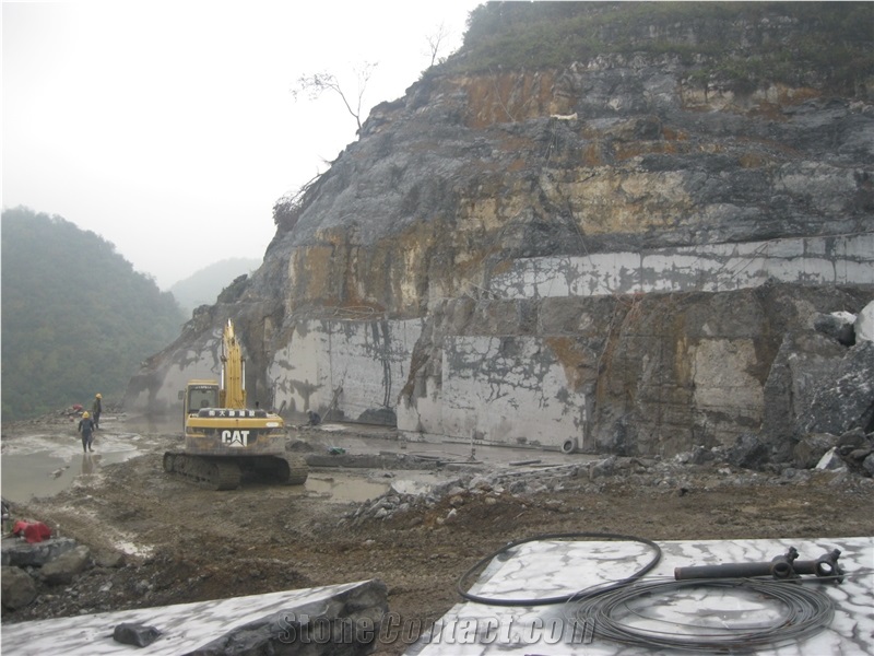 Nero Crystal Marble Quarry