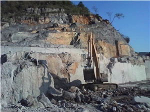 Nero Crystal Marble Quarry
