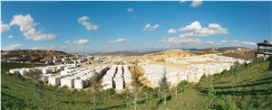 Amasya Classic Beige Marble Quarry