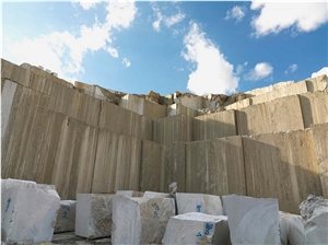 Amasya Classic Beige Marble Quarry
