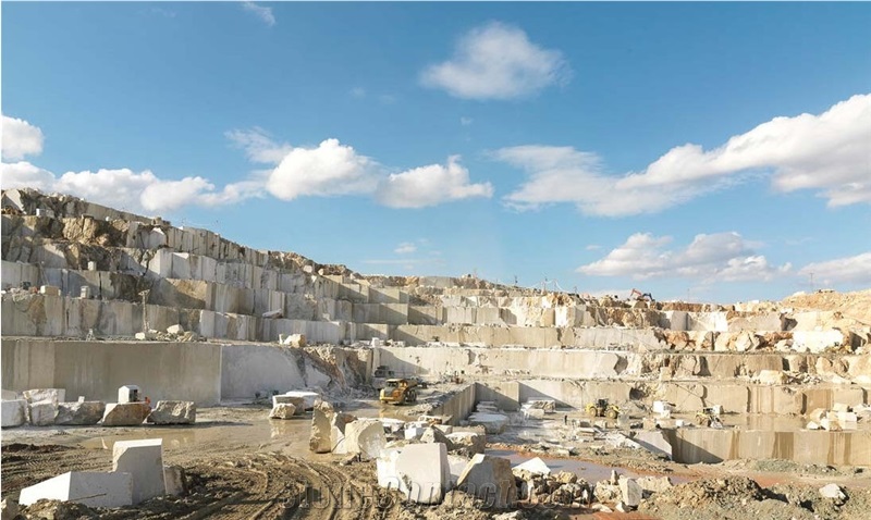 Amasya Classic Beige Marble Quarry