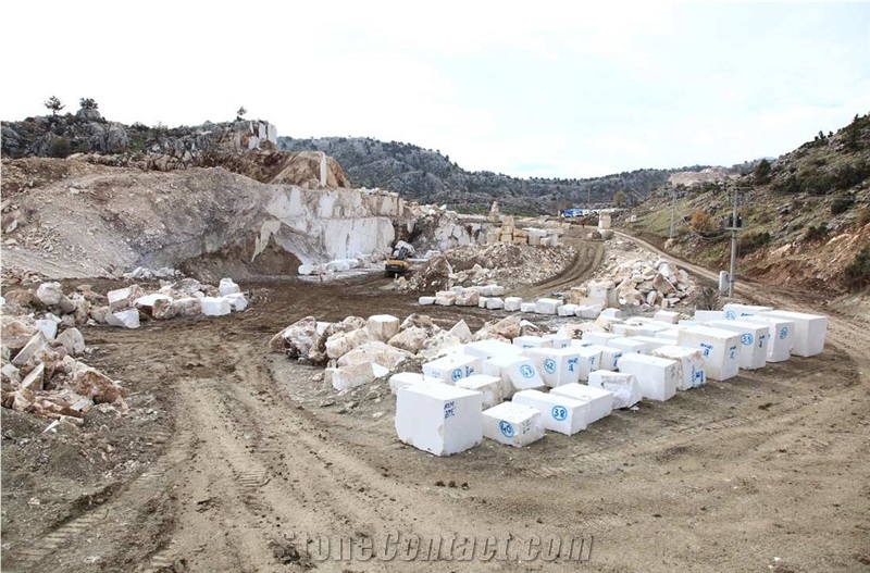 Isparta Ottoman Beige Marble Quarry