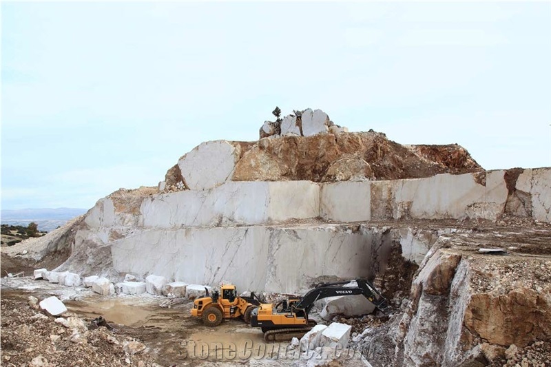 Isparta Ottoman Beige Marble Quarry