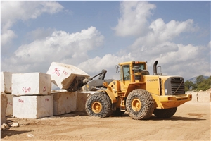 Bucak Karaseki Travertine Quarry