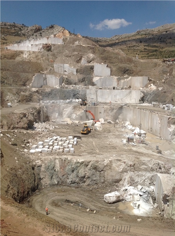 Cappucino(Gudian) Beige Marble Quarry