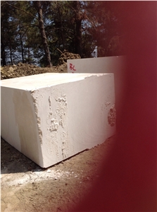 Luyi beige marble quarry