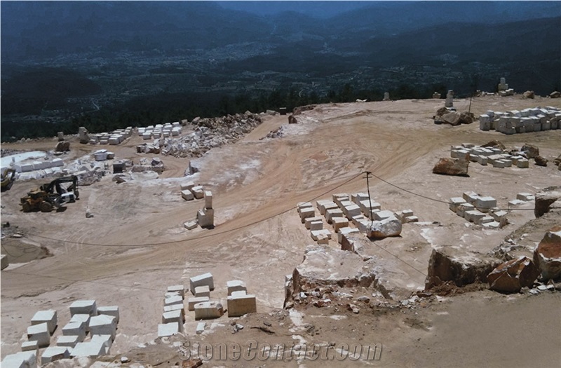 Golden Crystal White Marble Quarry