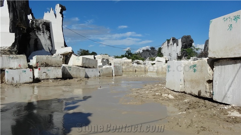Pandora Beige Marble Quarry
