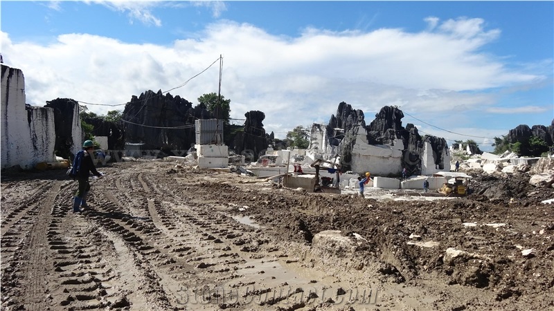 Pandora Beige Marble Quarry