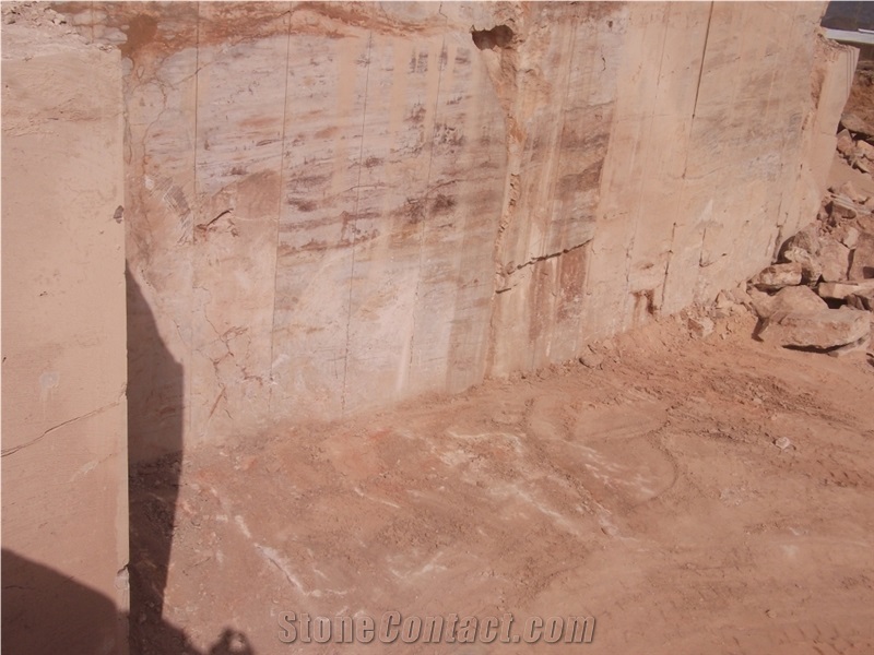 Red Travertine - Rojo Travertine Quarry