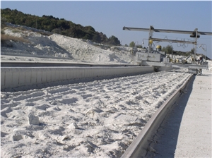Skalistoe (Skalyste Limestone) - Alma Stone Quarry