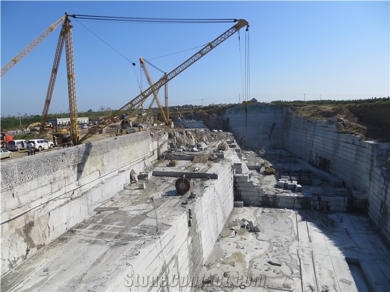 China Brown Granite - China Caledonia Granite Quarry