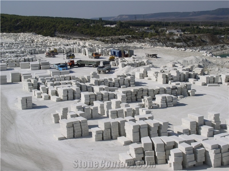 Skalistoe (Skalyste Limestone) - Alma Stone Quarry