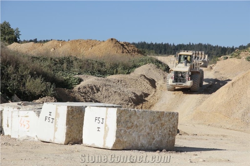 Pierre de Chandore Limestone Quarry