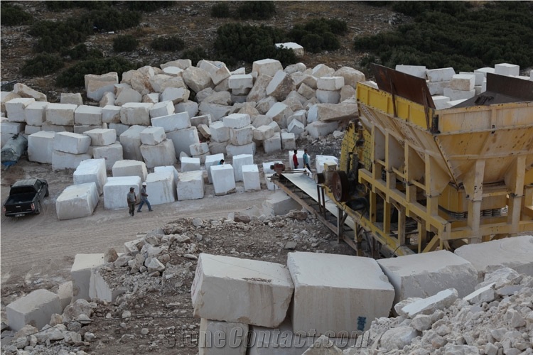 Victory Beige Marble Quarry