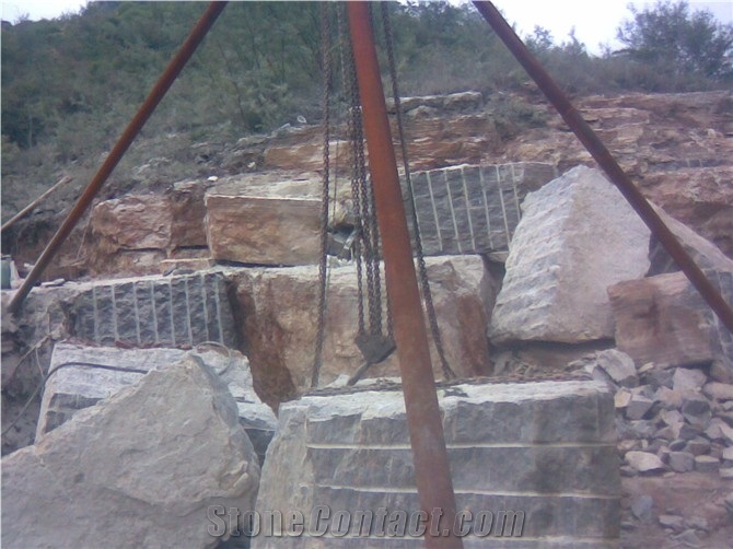 China Nero Marquina Marble Quarry