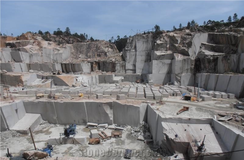 Rosa Porrino Granite Quarry