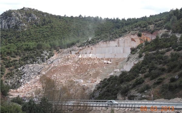 Crema Nova Marble Quarry