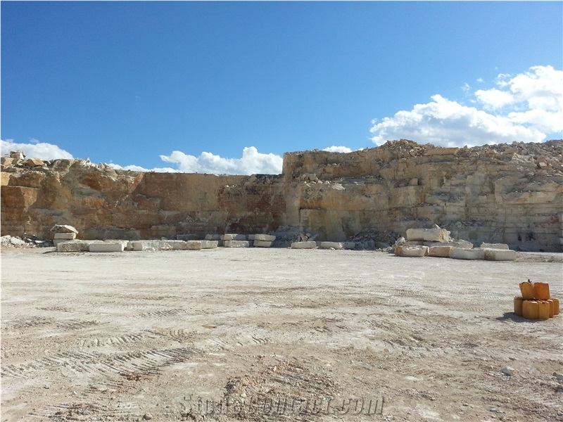 Thala Beige Limestone Quarry