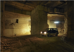 Bianco Avorio Pietra di Vicenza Quarry
