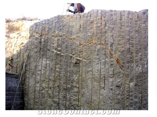 Brown Bahia Granite - Marron Bahia Granite Quarry