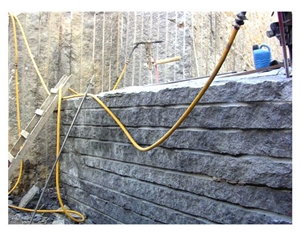 Brown Bahia Granite - Marron Bahia Granite Quarry