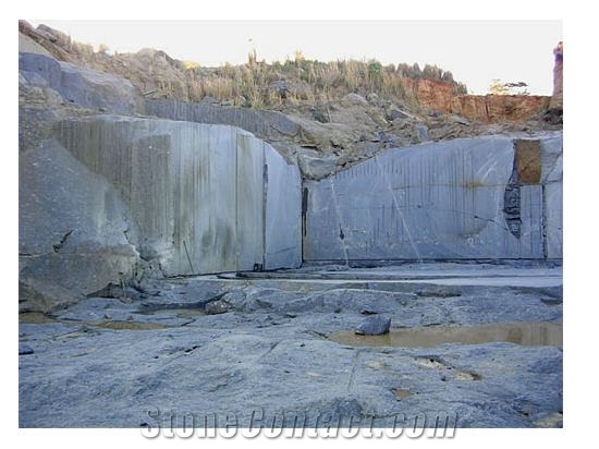 Brown Bahia Granite - Marron Bahia Granite Quarry