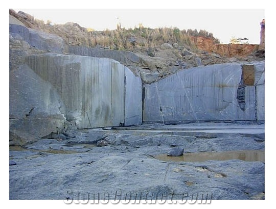 Giallo Bahia Granite Quarry