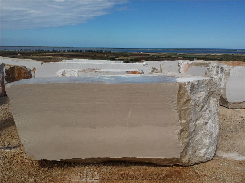 Serpeggiante Apricena Marble Quarry