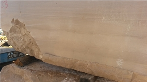 Serpeggiante Apricena Marble Quarry