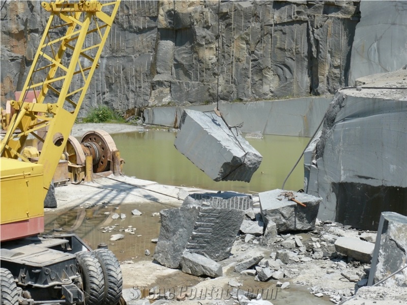 Gabbro Antik - Antik Nero Black Granite Quarry